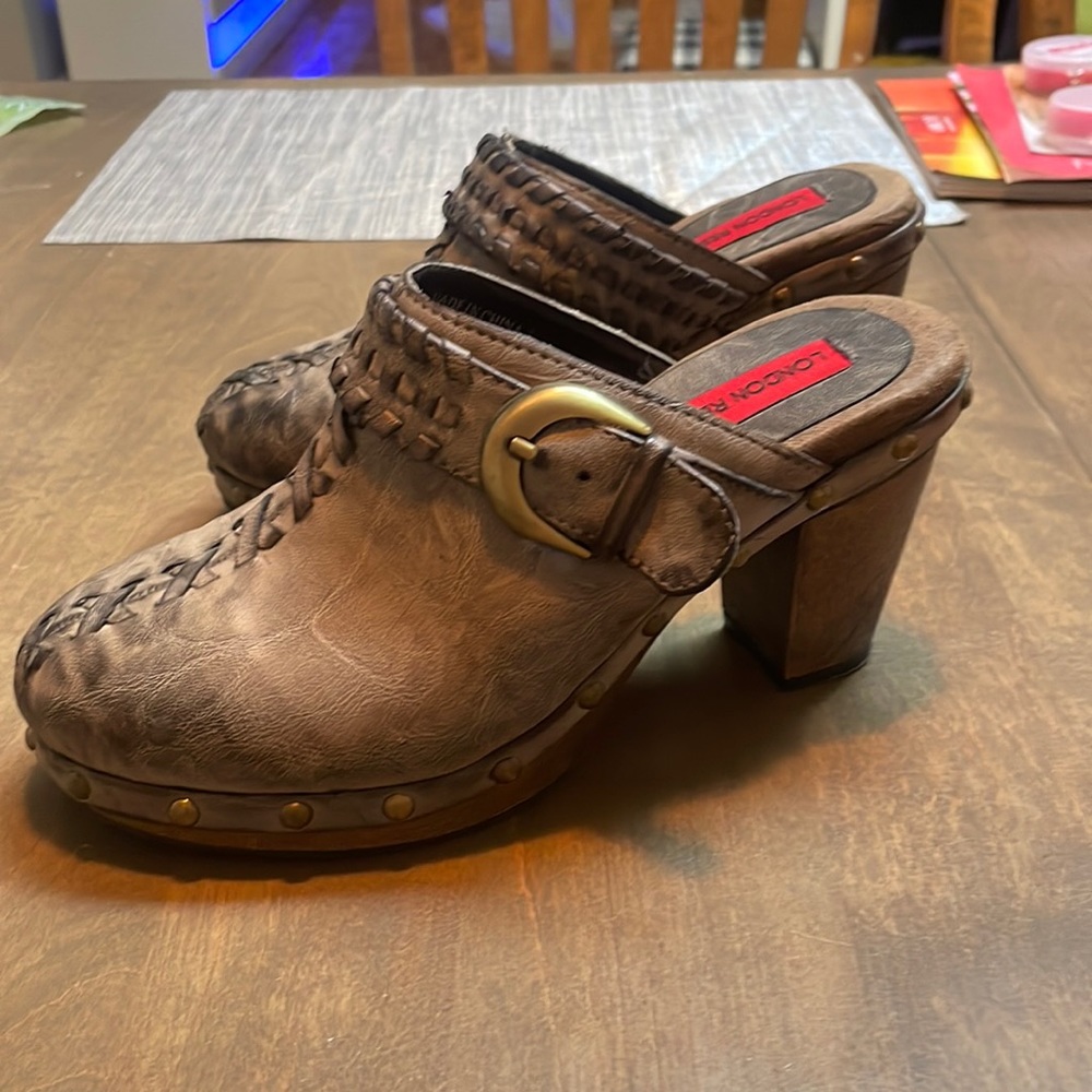 London Rebel clogs
